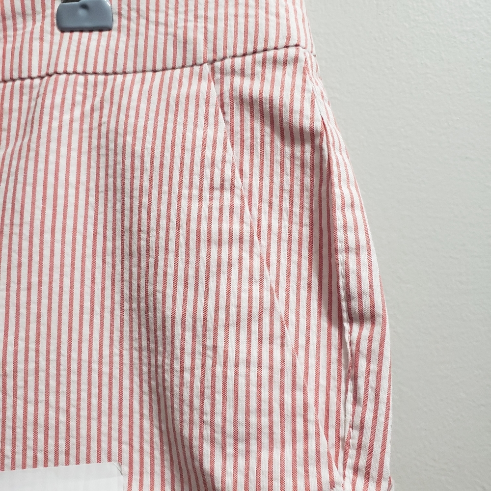 Old Navy "Every Day Short" High Waisted Pinstripe Chino Shorts, Size 8 NWOT - Picture 4 of 9